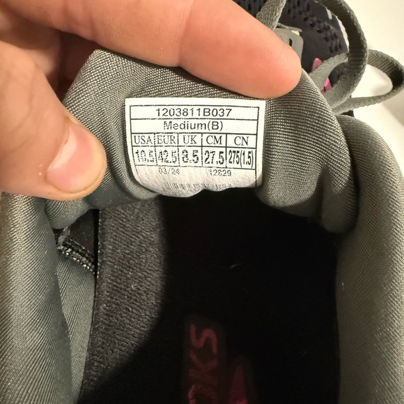 Brooks Women's Adrenaline GTS 23 Running Shoes - Black and Pink - Picture 7 of 8